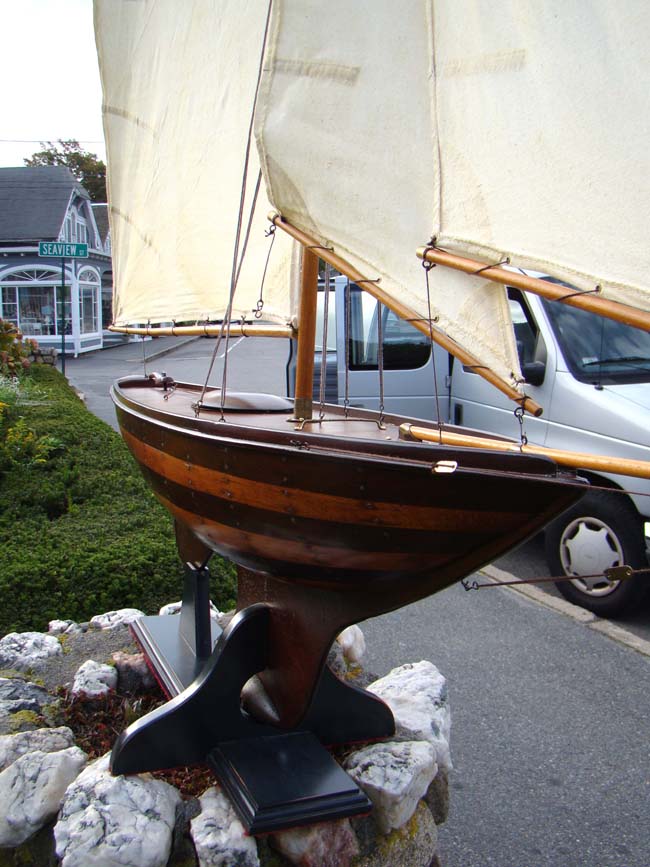A large plank-on frame NANTUCKET Sloop Pond Boat from the 1940's — image 3